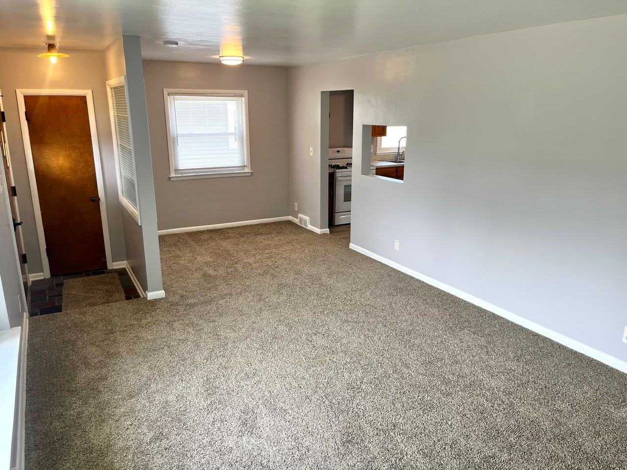 682 Commonwealth Ave - Photo 5 of 12