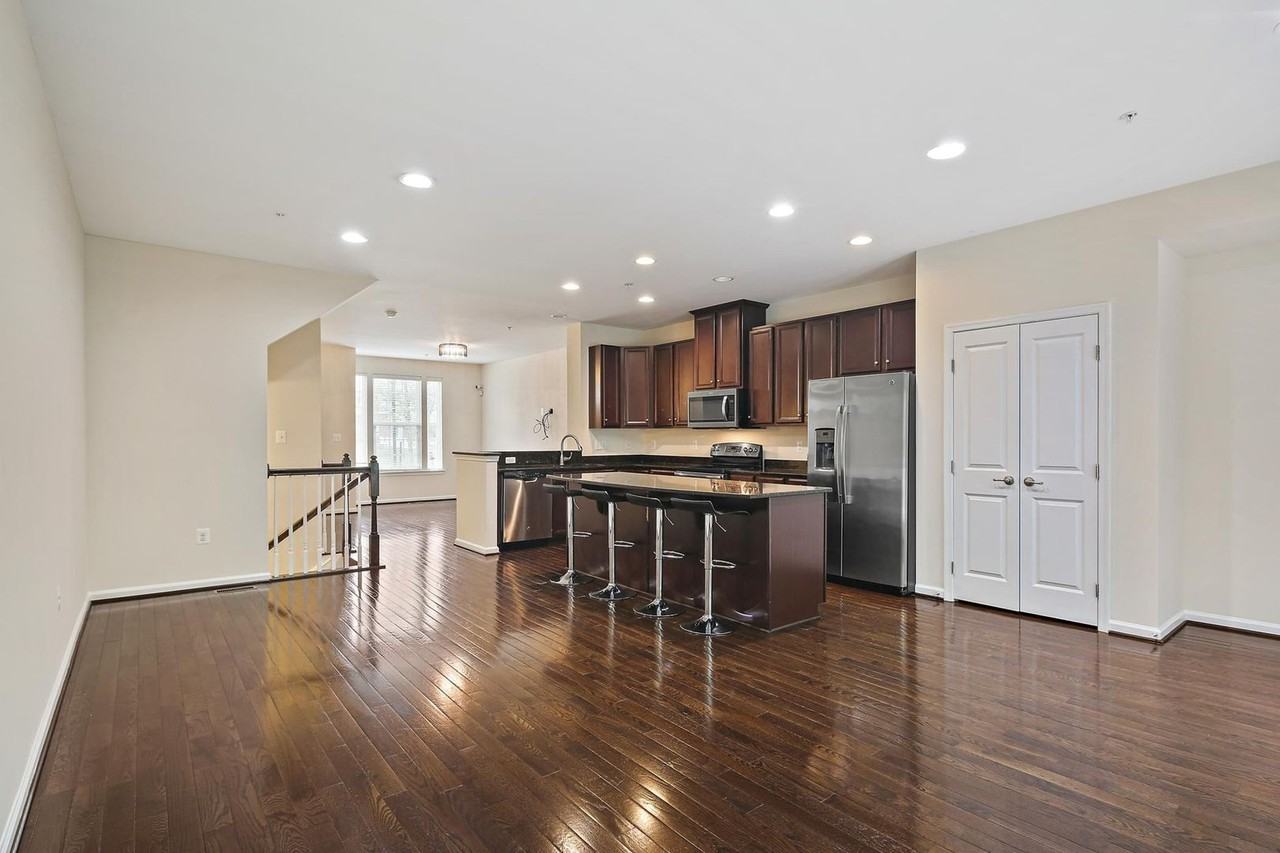11675 Emerald Green Dr - Photo 4 of 34