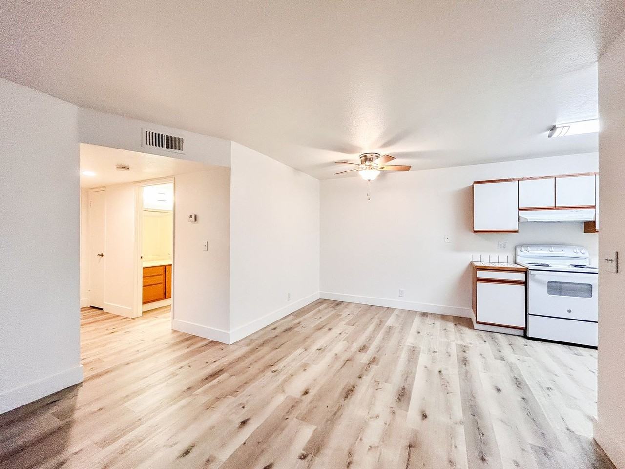 Parkview Apartments - Photo 6 of 31
