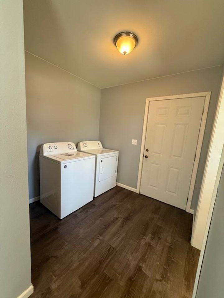 760 Ver Bunker Ave - Photo 3 of 8