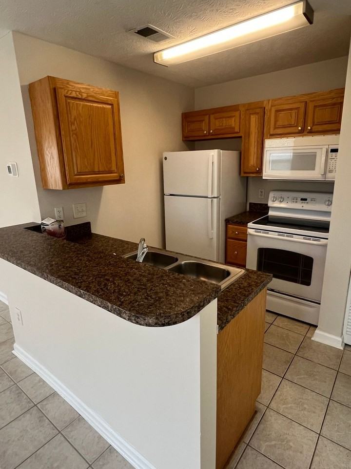 409 Tree Top Ct - Photo 5 of 15