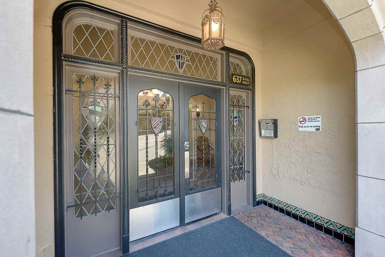 La Charme Apartments - Photo 5 of 12