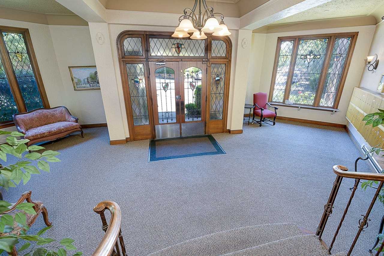 La Charme Apartments - Photo 7 of 12