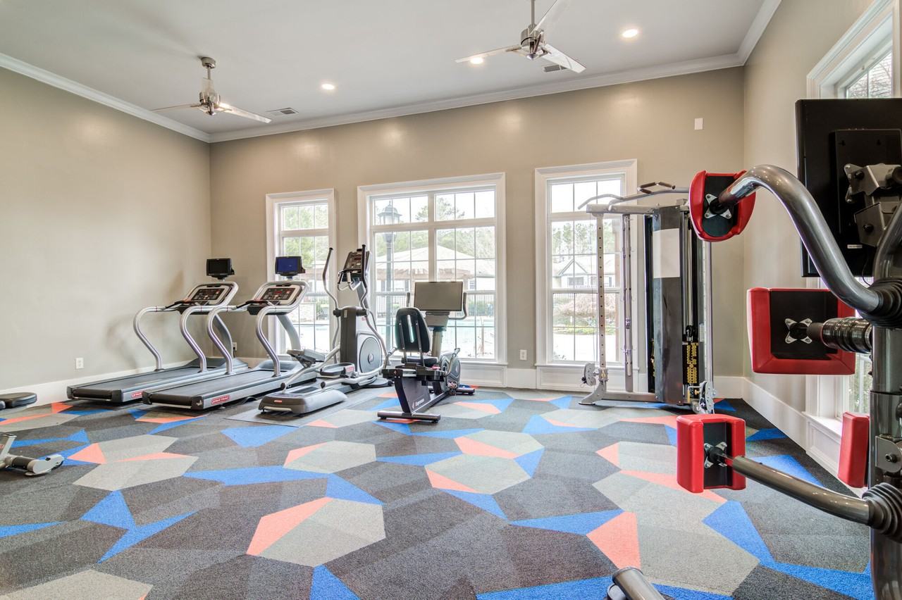 EVERGREEN PARK - Photo 3 of 38