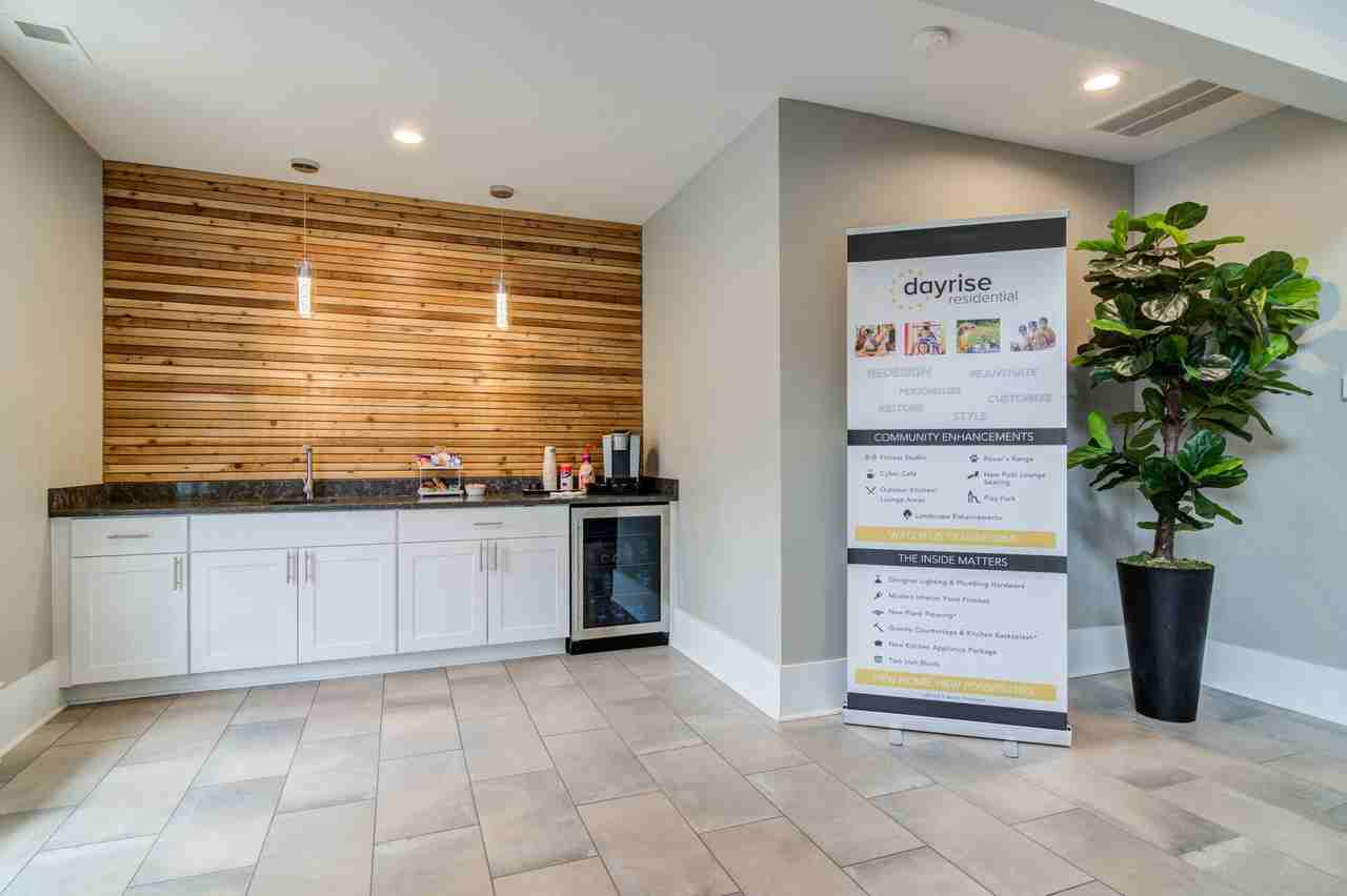 EVERGREEN PARK - Photo 7 of 38