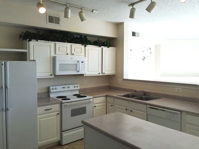 1644 Egret Way - Photo 2 of 9