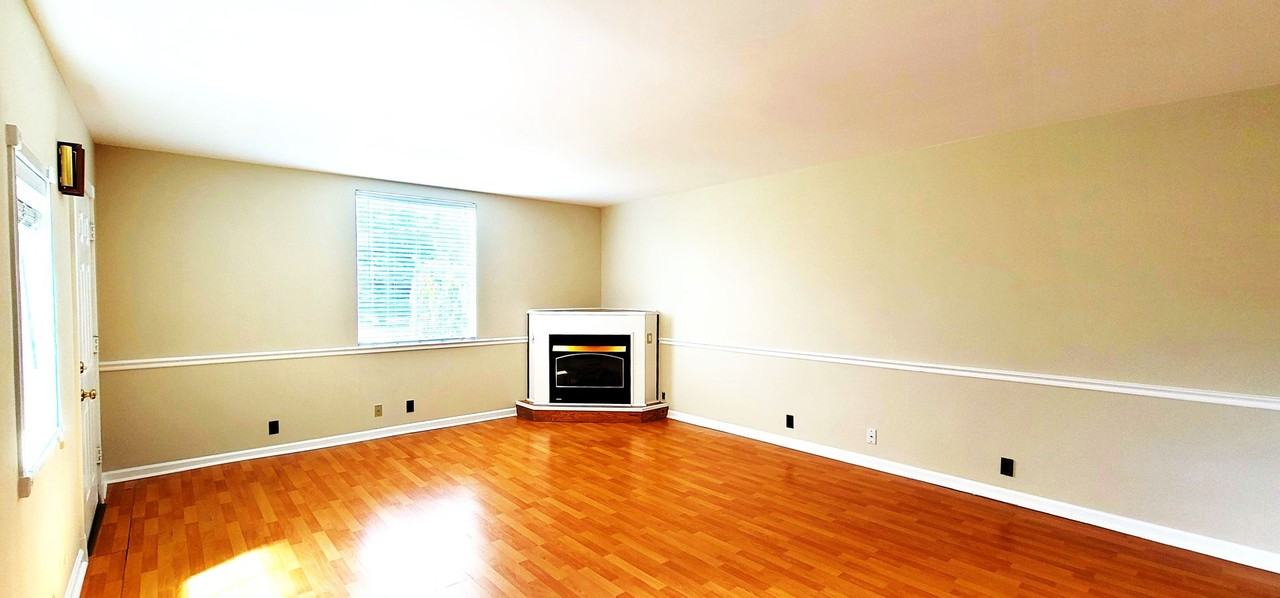 711 Imperial Blvd - Photo 4 of 18