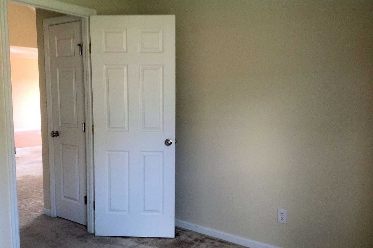 220 Ansley Way - Photo 2 of 17