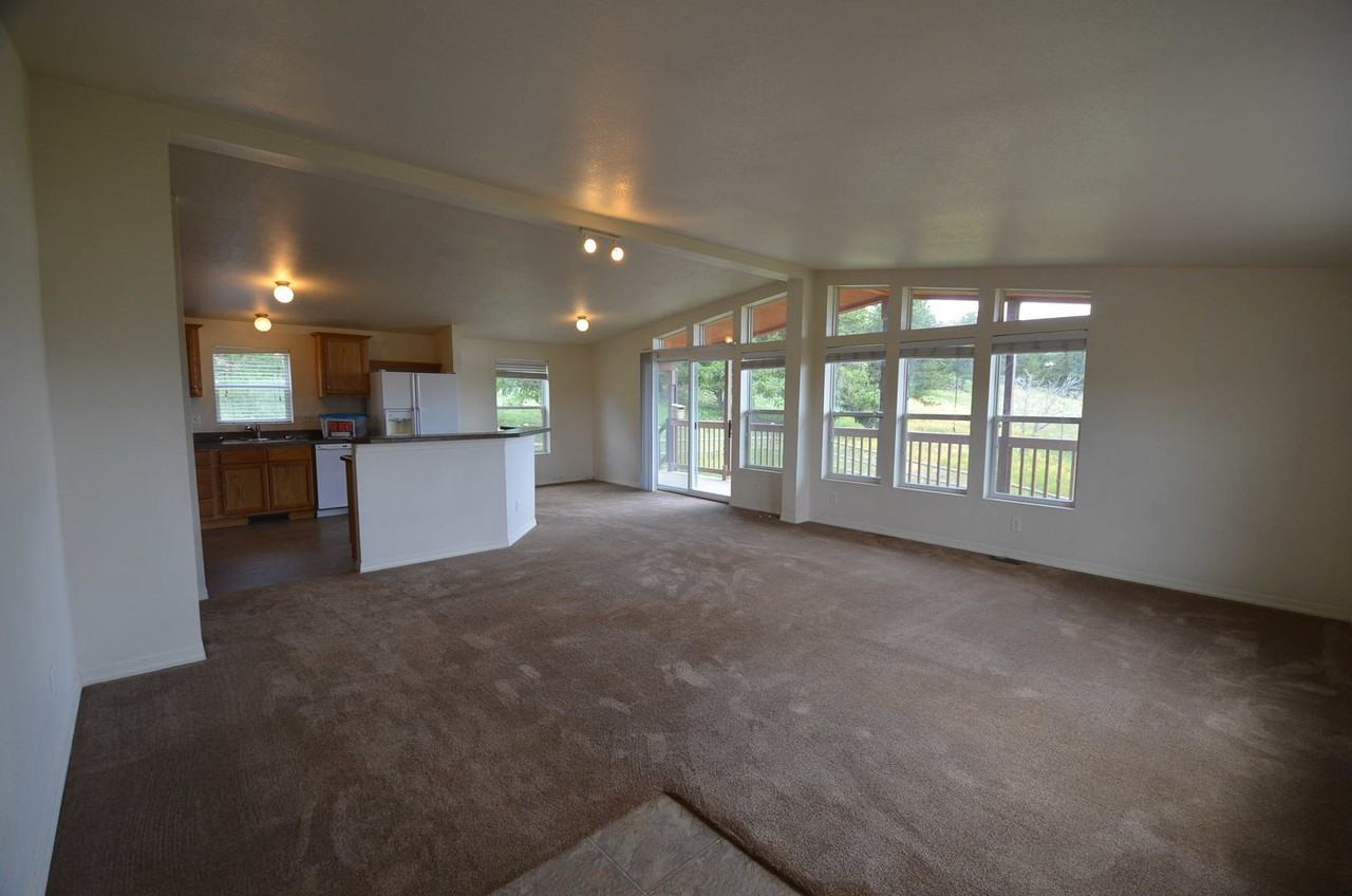 8 8 Mile Ranch - Photo 2 of 18