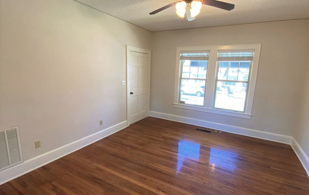 322 Beard St - Photo 3 of 20