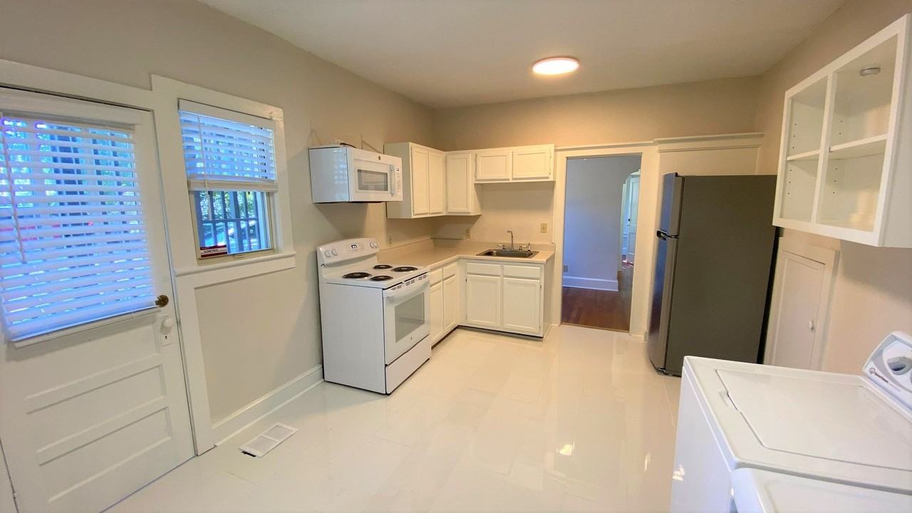 322 Beard St - Photo 4 of 20