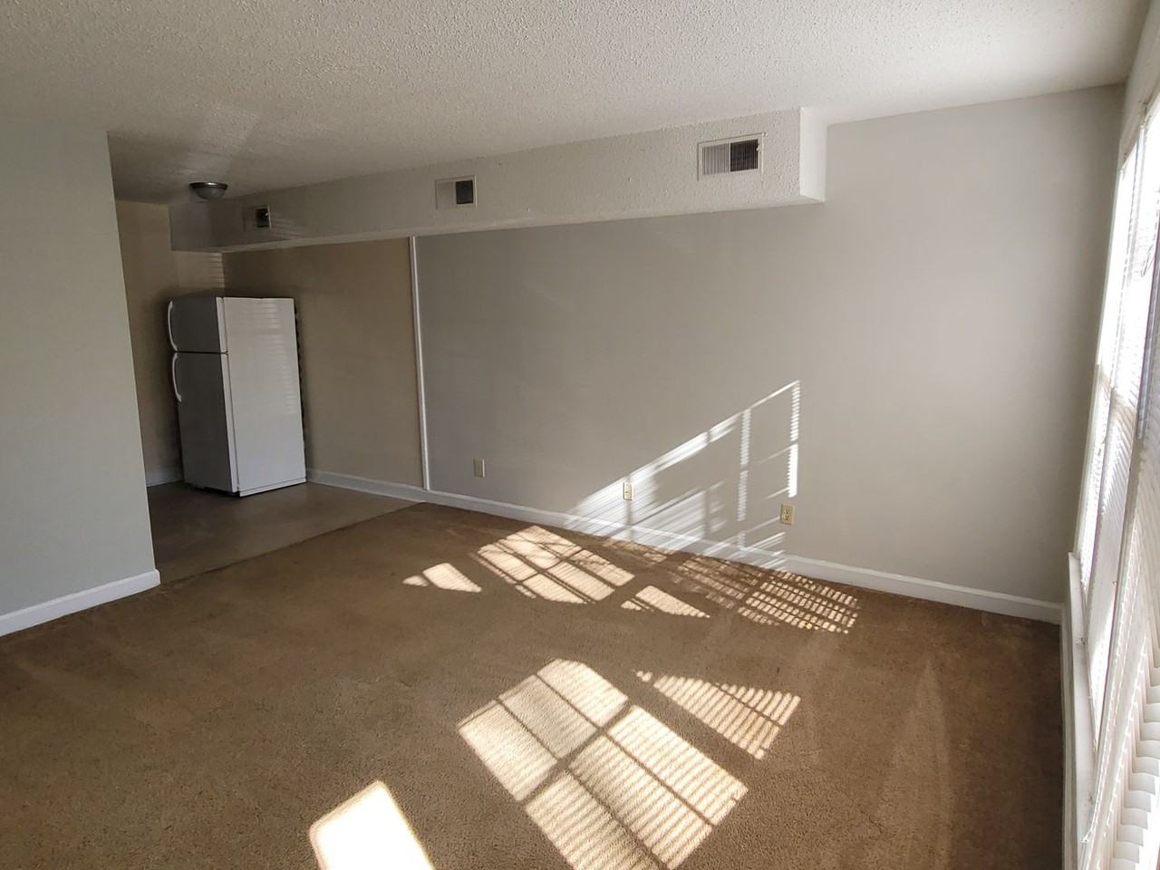 1431 Aralia Dr #L4 - Photo 3 of 11