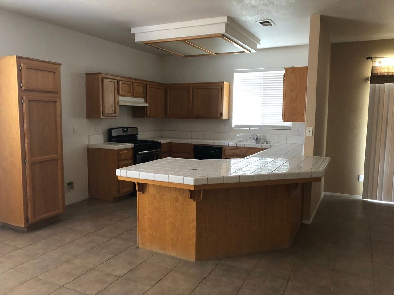 10620 Petalo Dr - Photo 3 of 6