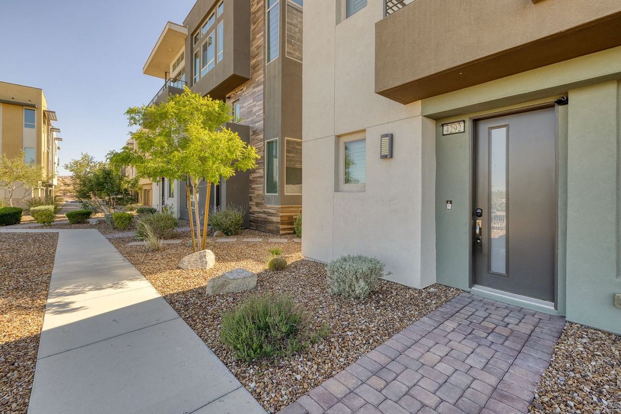 4292 Veraz St - Photo 3 of 46