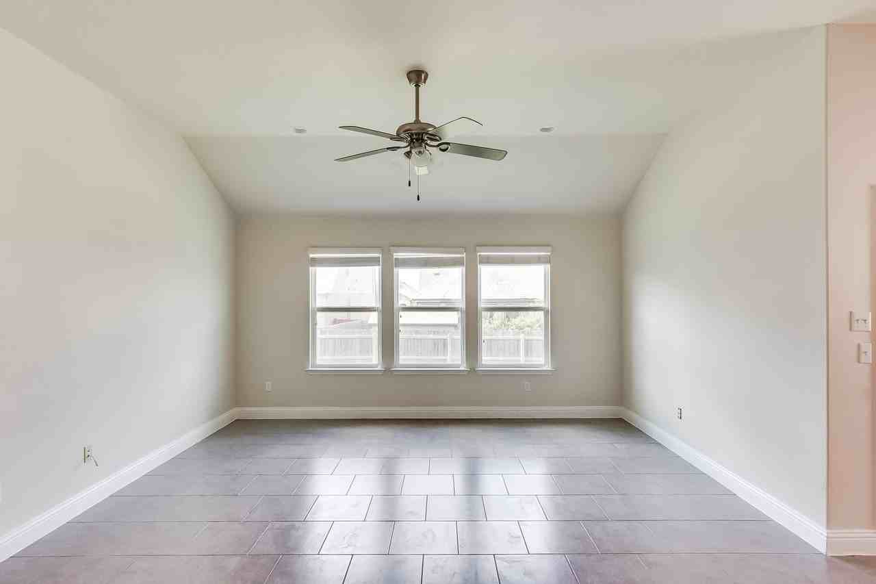 820 Vintage Way - Photo 6 of 33