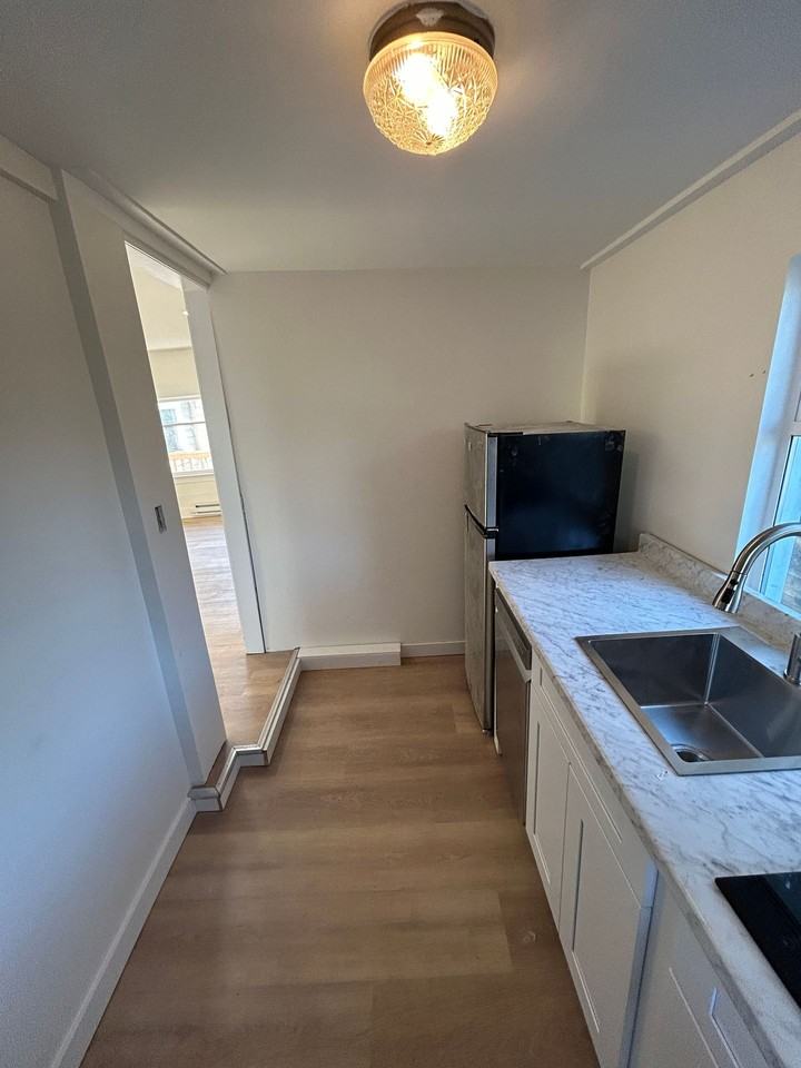 Renovated 1 Bed, 1 Bath apartment in West Seattle Triplex, $1,895/month - Photo 5 of 12