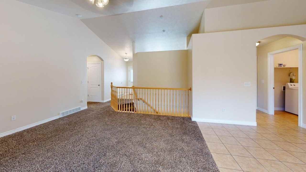 13538 S Belmont Park Ave - Photo 5 of 29