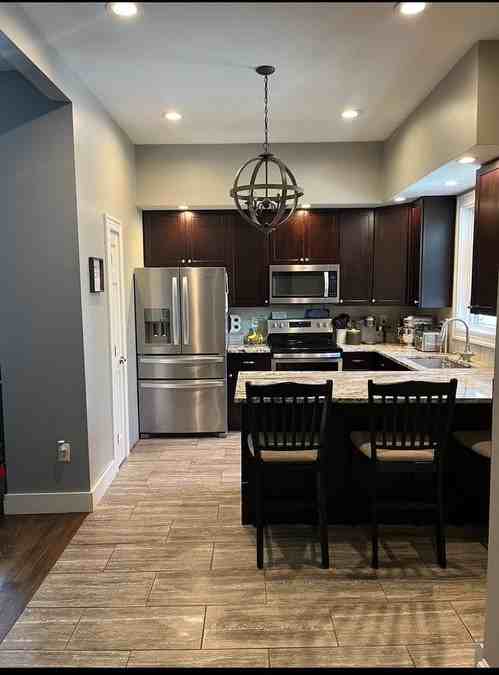 563 Putnam Pike - Photo 2 of 9