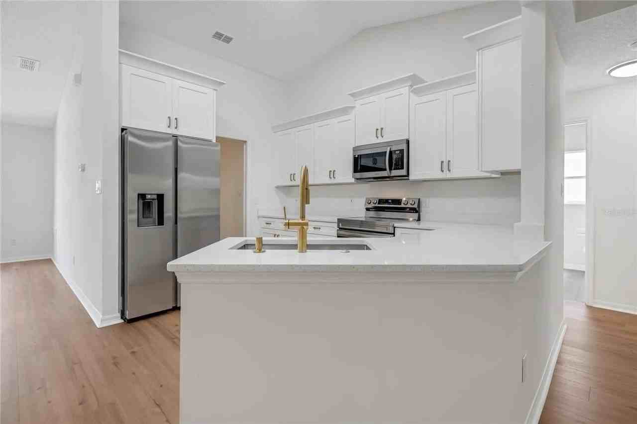 26041 Glen Eagle Dr - Photo 2 of 13