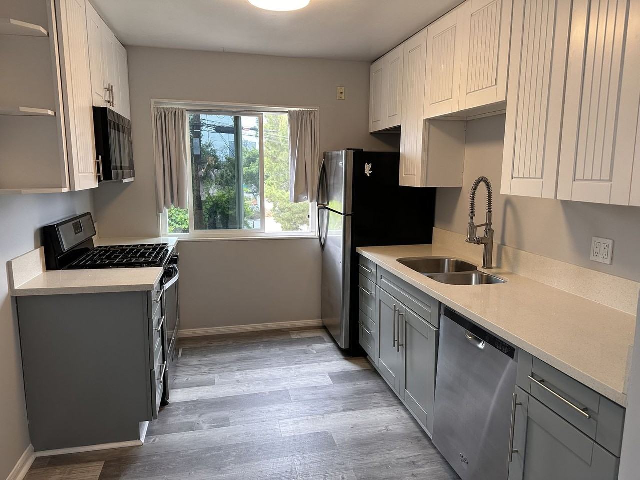 3826 Swift Ave - Photo 2 of 15