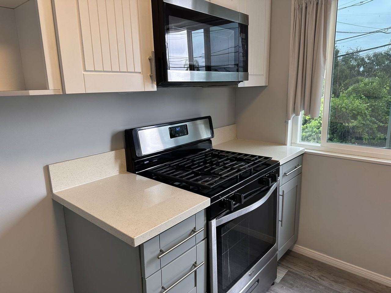 3826 Swift Ave - Photo 3 of 15