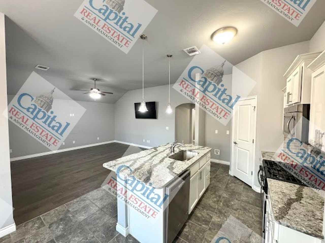 18900 Vea Dr - Photo 7 of 38