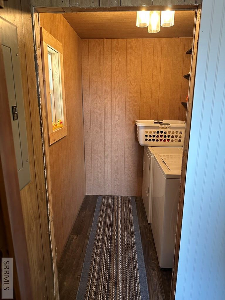 188 N 2100 E - Photo 2 of 19