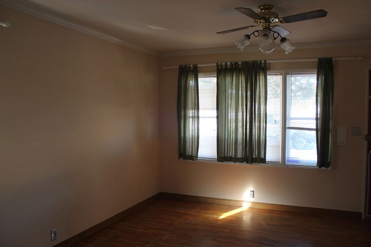 1019 W Montana St - Photo 4 of 9