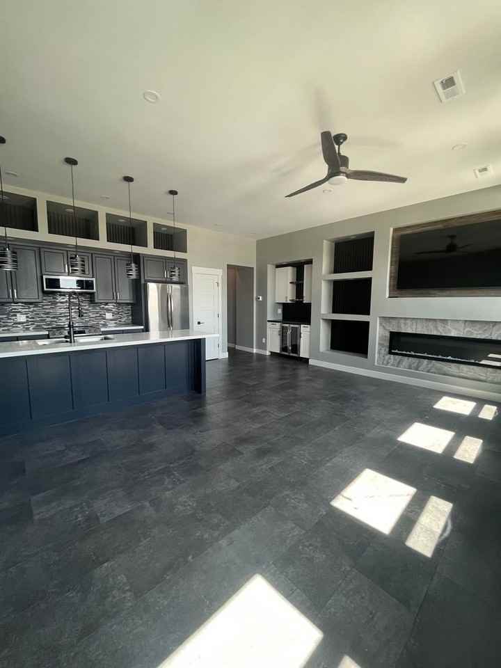 114 W Park St - Photo 2 of 7