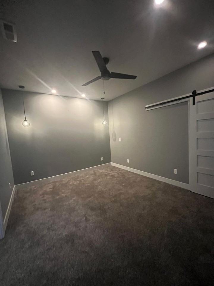 114 W Park St - Photo 4 of 7
