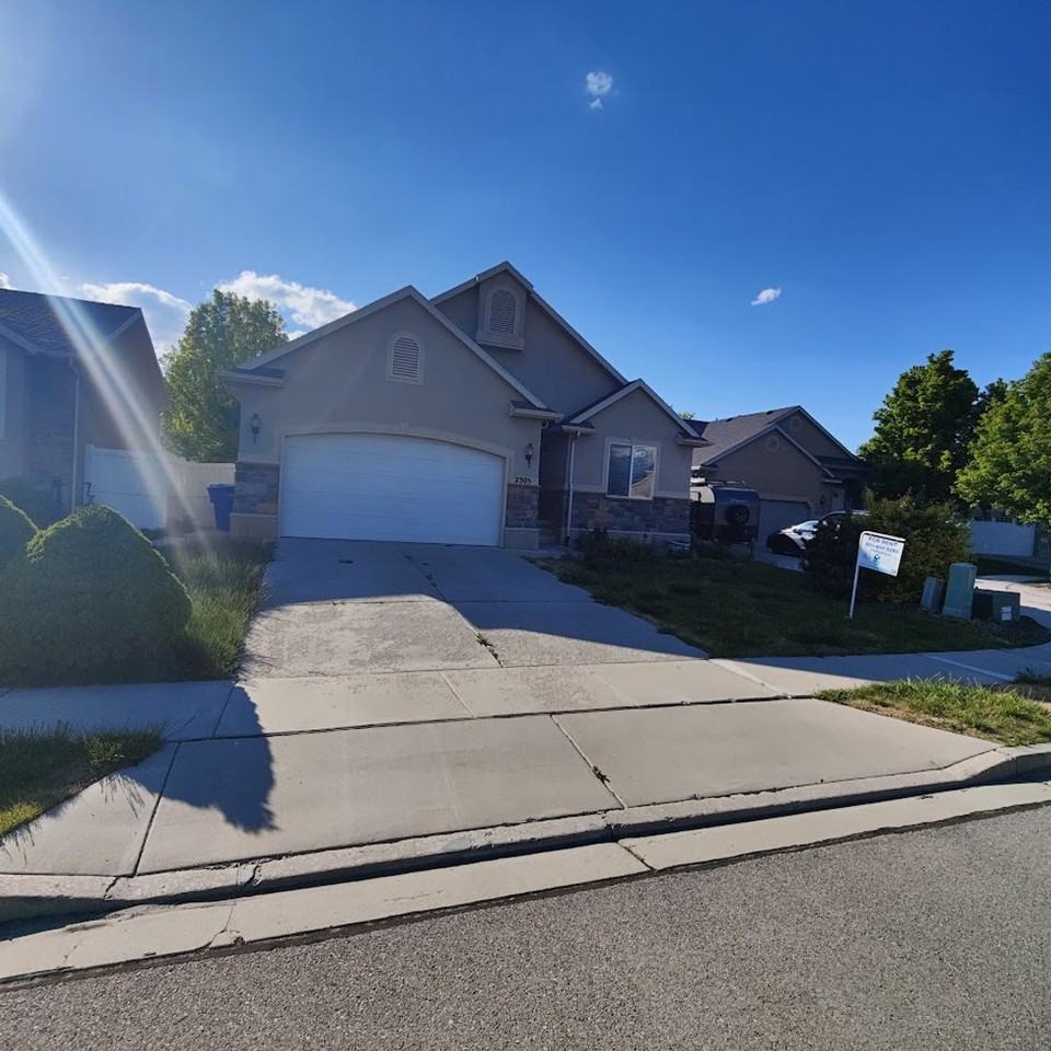 2305 N 2080 W - Photo 2 of 17