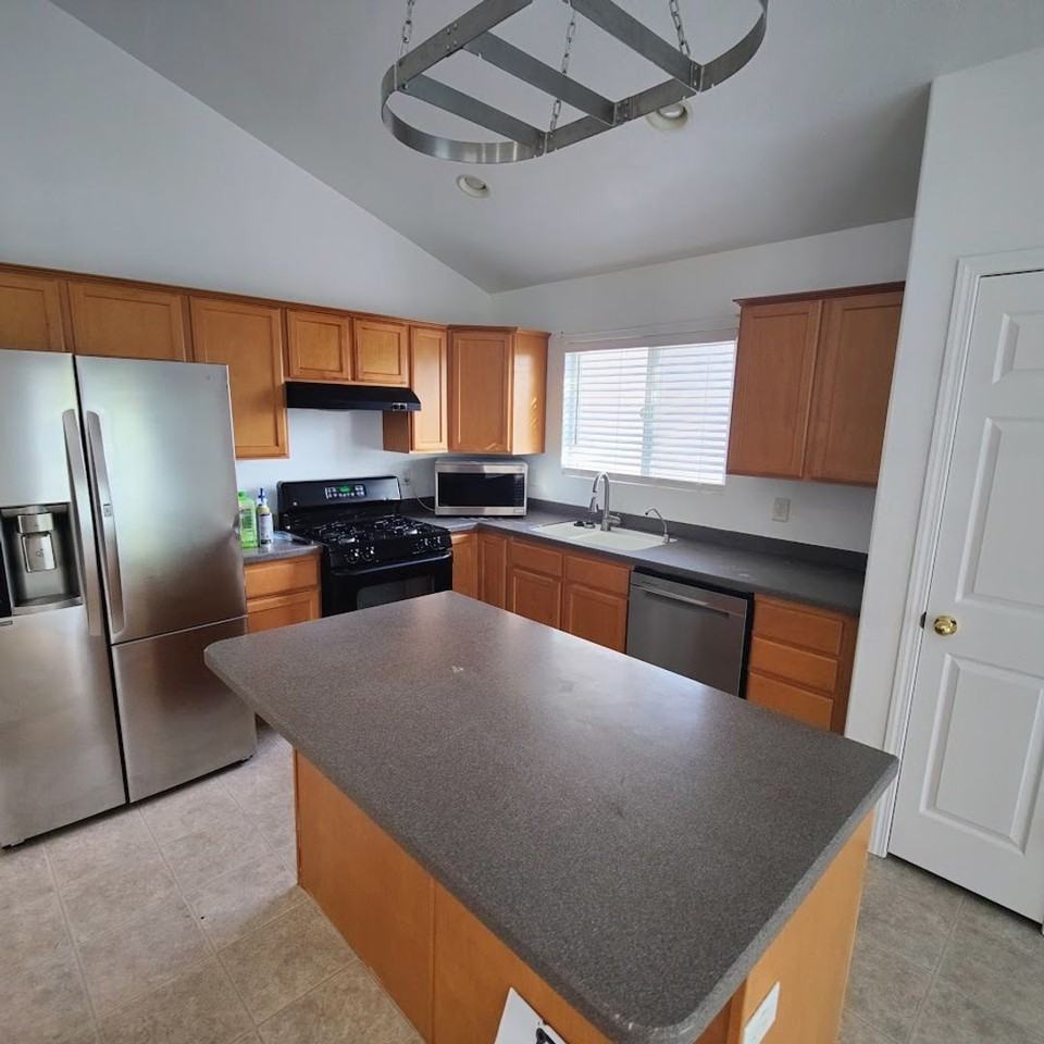 2305 N 2080 W - Photo 5 of 17