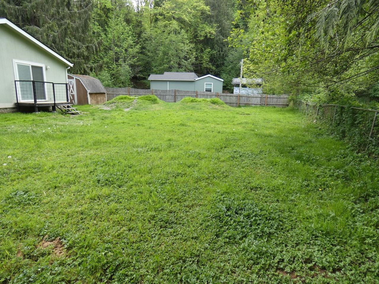 522 S Alder Ln - Photo 3 of 24