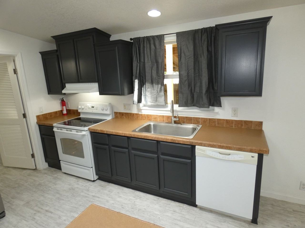 522 S Alder Ln - Photo 6 of 24