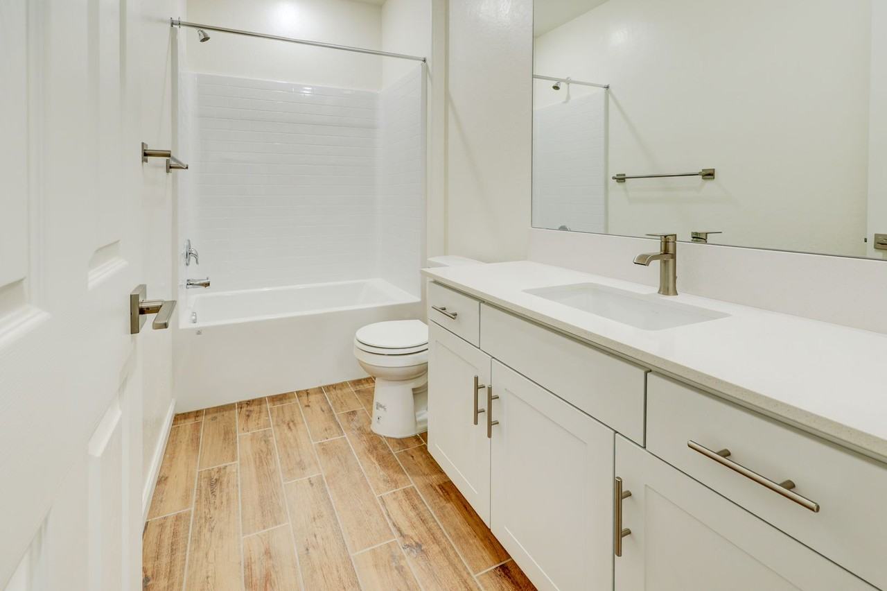 1174 Significant Way W - Photo 3 of 8