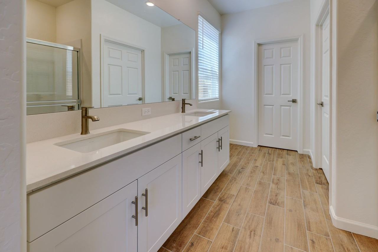 1174 Significant Way W - Photo 4 of 8