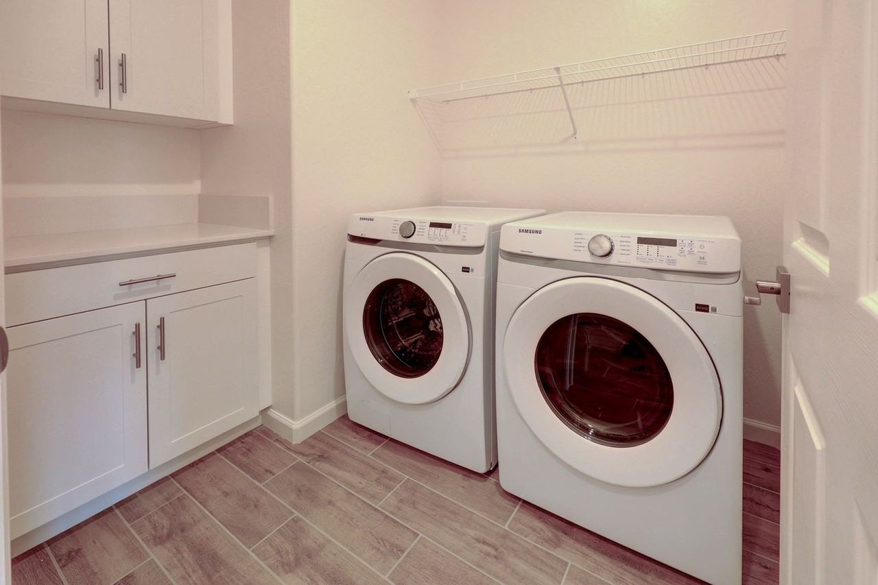 1174 Significant Way W - Photo 5 of 8