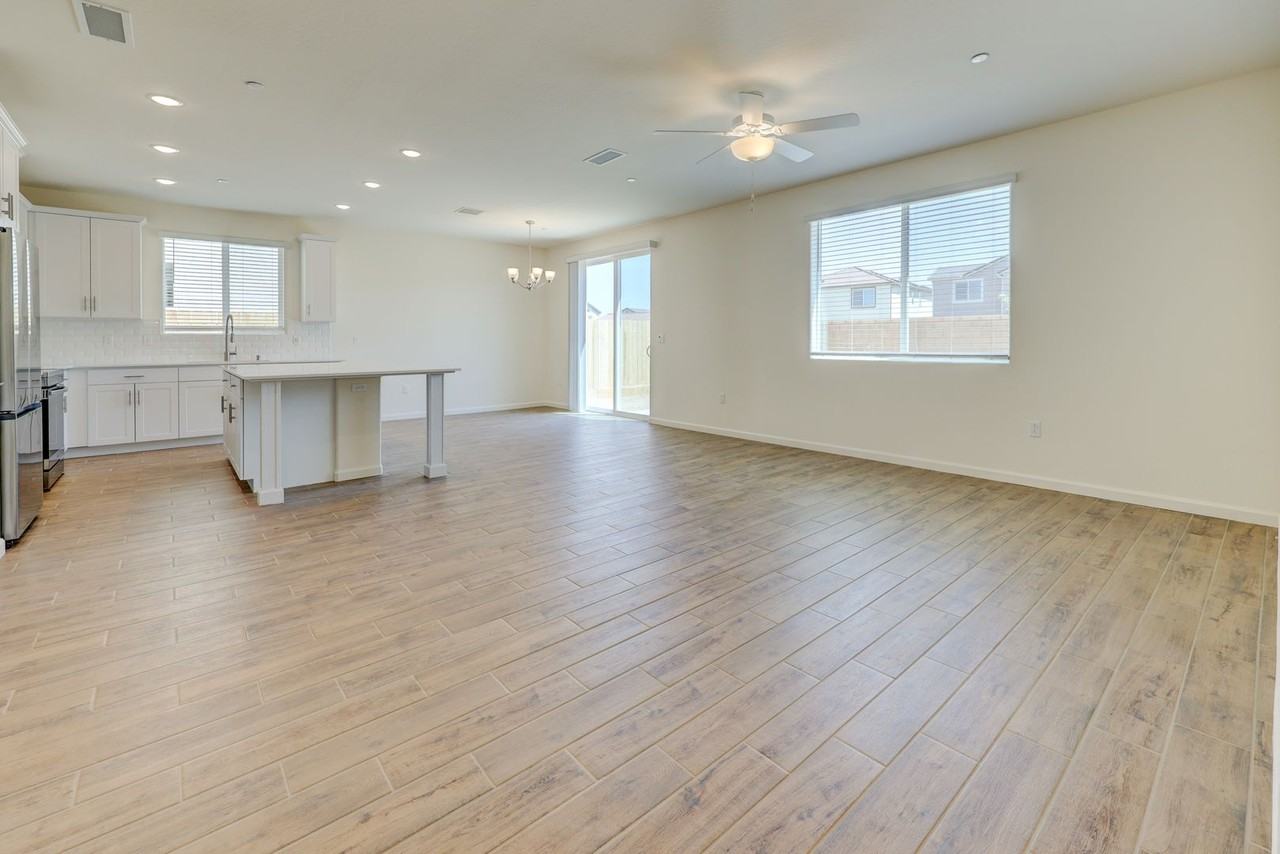 1174 Significant Way W - Photo 6 of 8