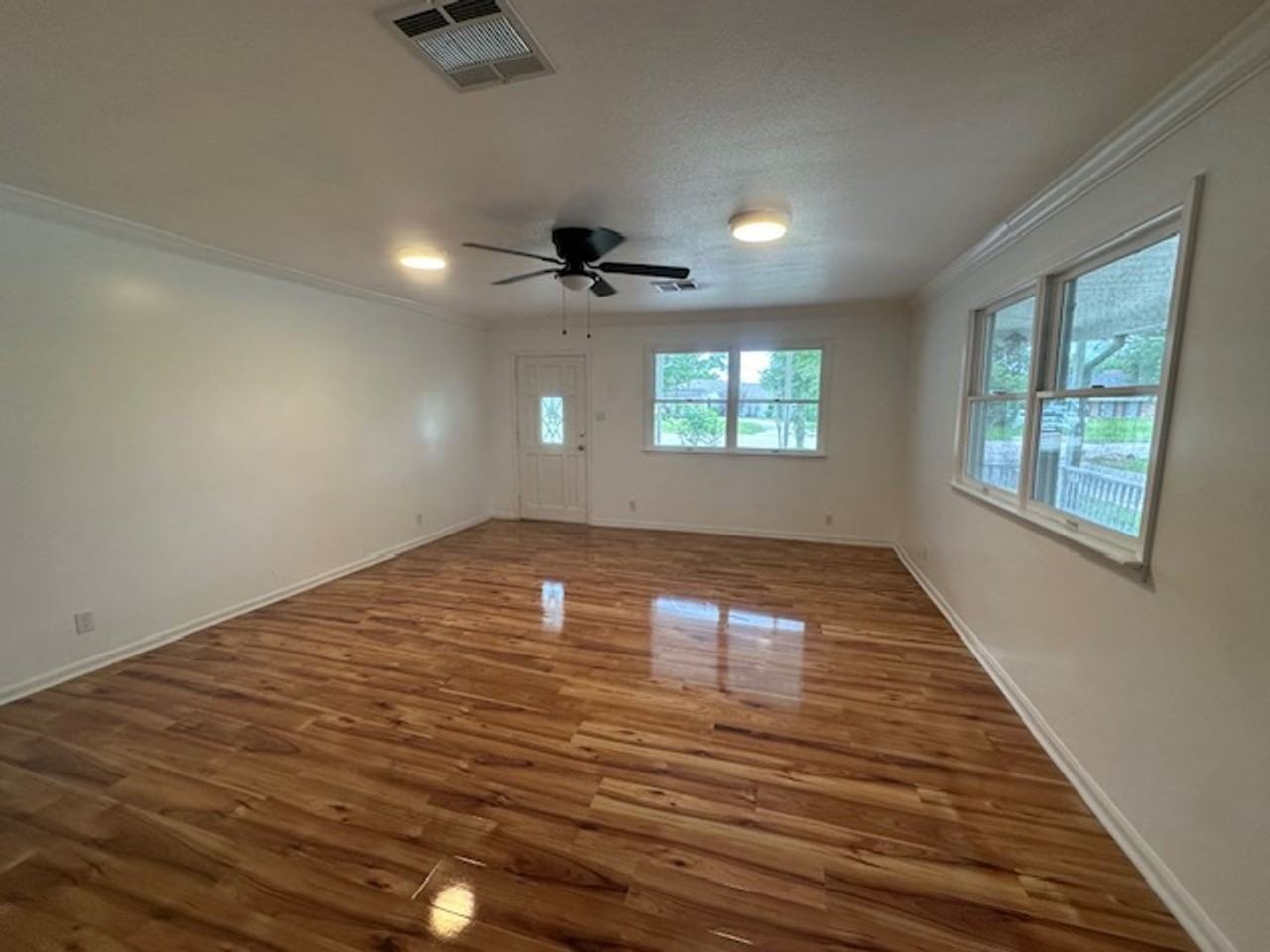 3717 Lake St - Photo 2 of 16