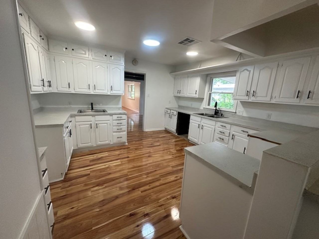 3717 Lake St - Photo 5 of 16