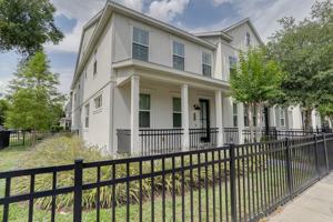 featured image of 1401 E Michigan St