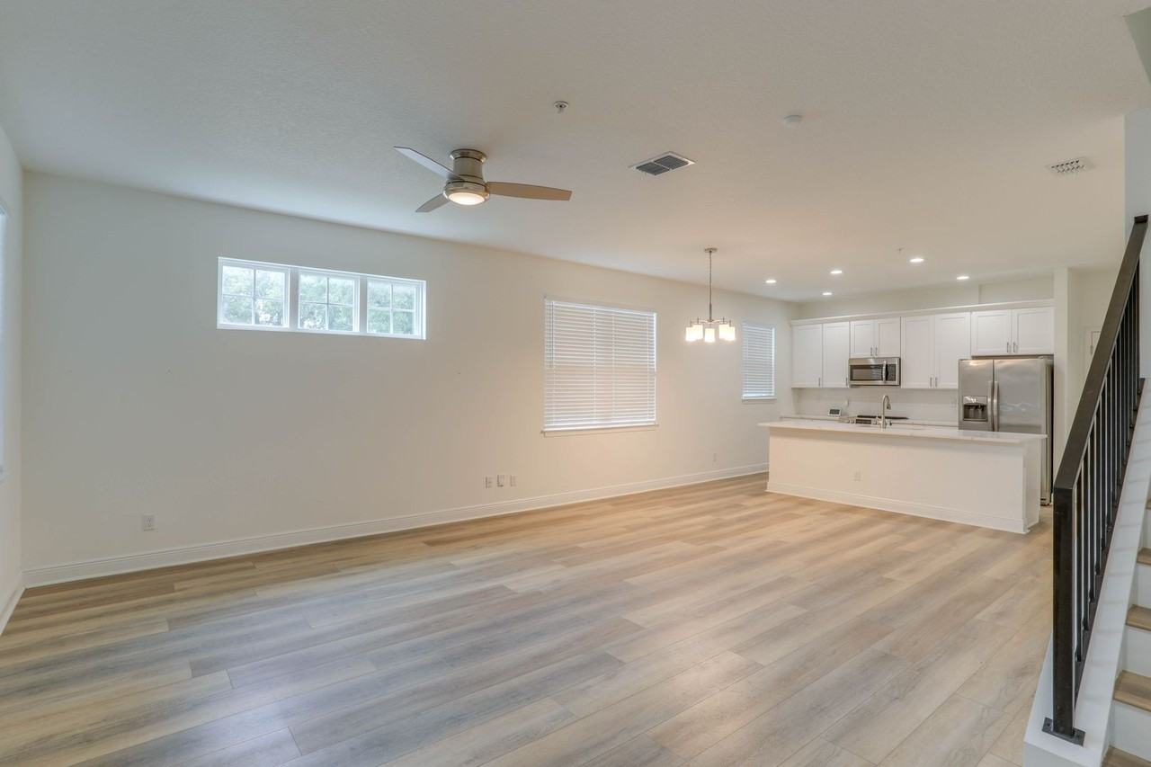 1401 E Michigan St - Photo 5 of 30