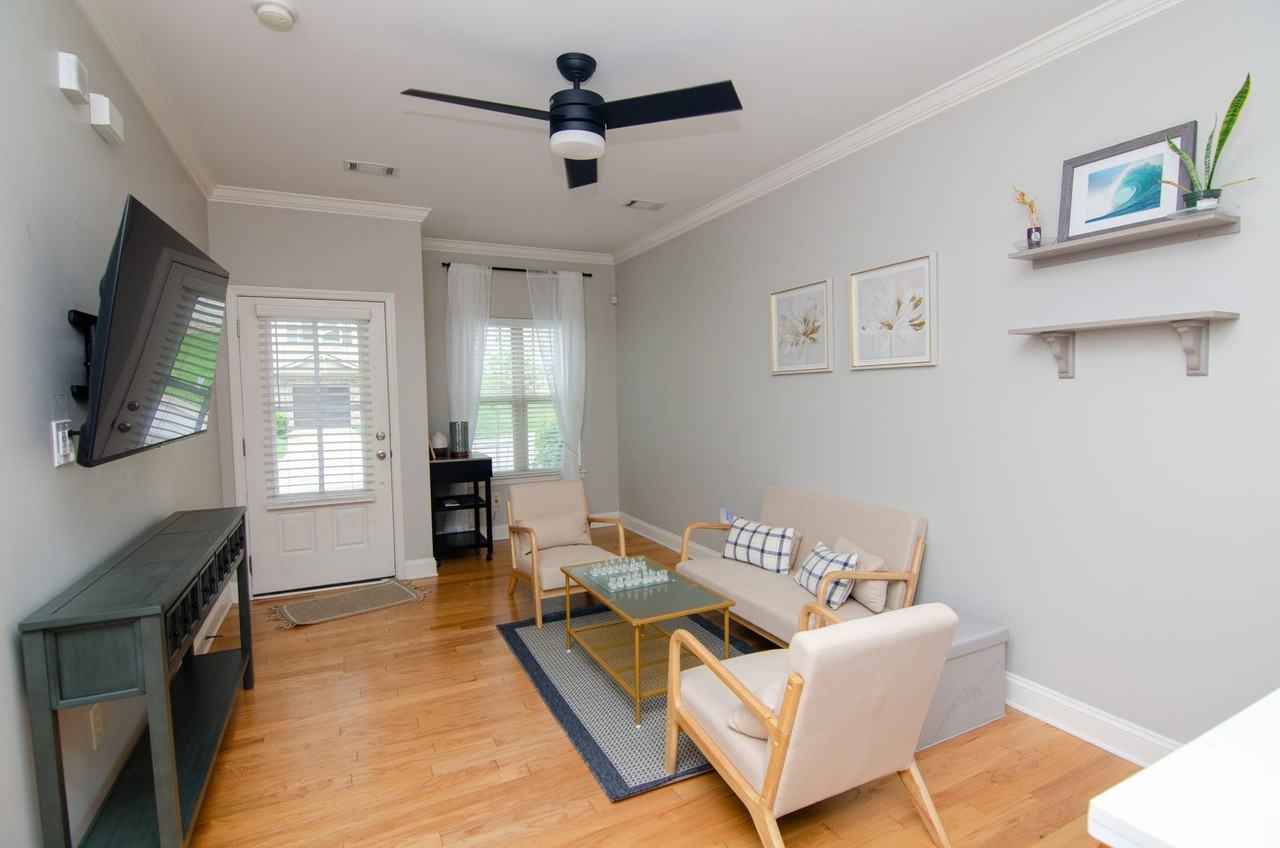 1124 Woodbury Falls Ct - Photo 2 of 17
