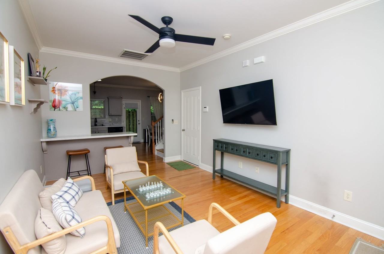 1124 Woodbury Falls Ct - Photo 3 of 17
