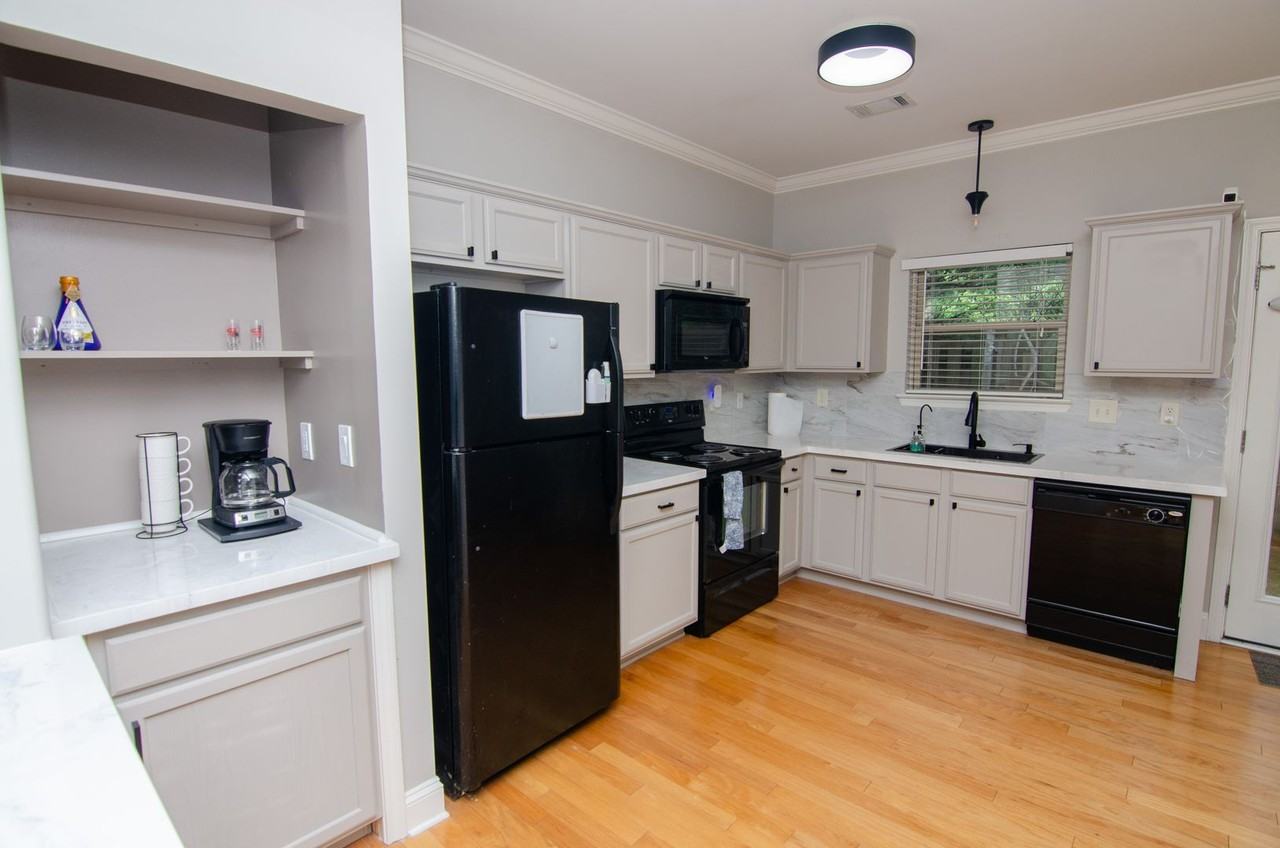 1124 Woodbury Falls Ct - Photo 4 of 17