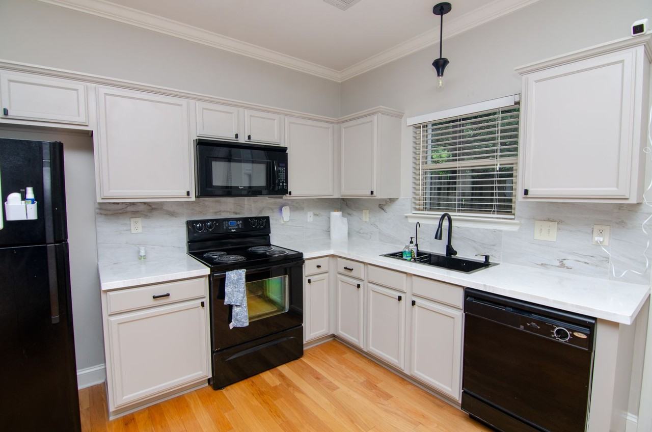 1124 Woodbury Falls Ct - Photo 5 of 17