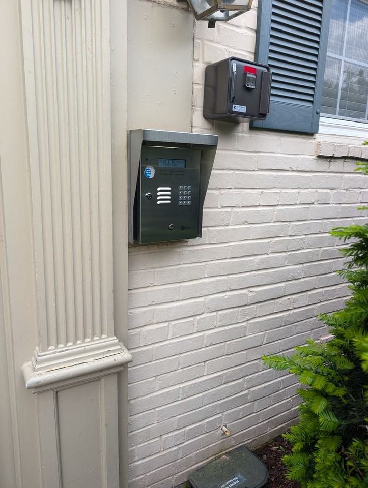 2300 Colston Dr - Photo 2 of 38