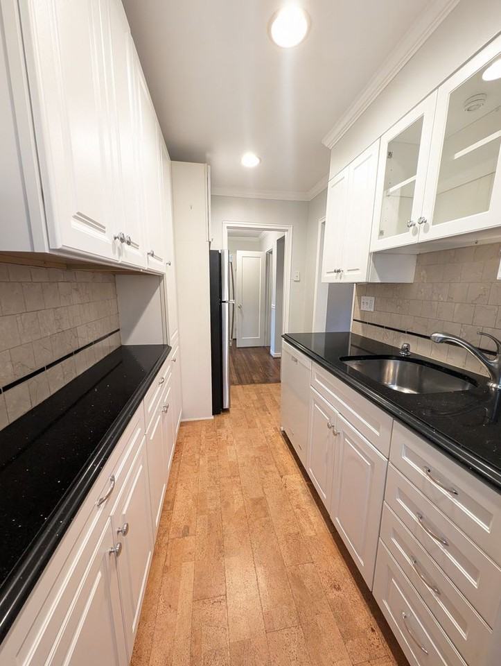 2300 Colston Dr - Photo 4 of 38