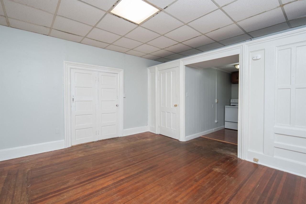 236 Saratoga Street - Photo 3 of 37