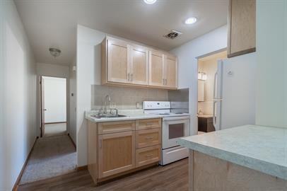1705 Camus Lane - Photo 2 of 35